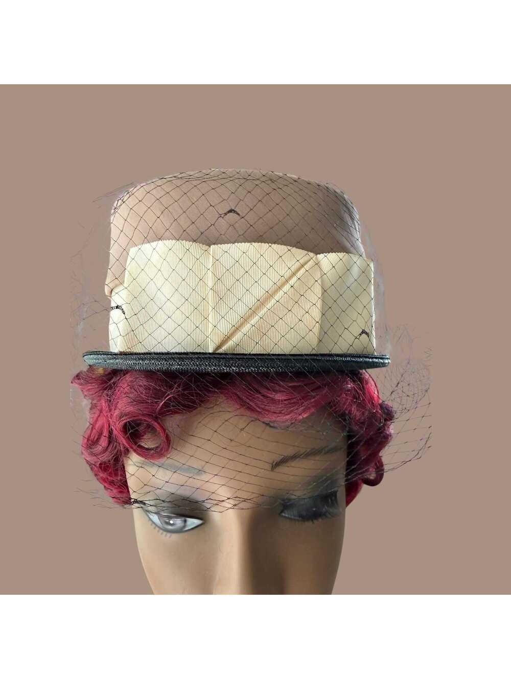 Vintage Color Block Pillbox Hats for Women, Small Brim and Veil, Tan and Black